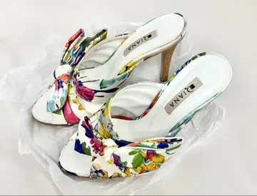 DIANA 플라워 무늬 리본 하이힐 뮬