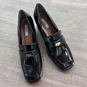 EVOI 에나멜 블랙 코인 로퍼