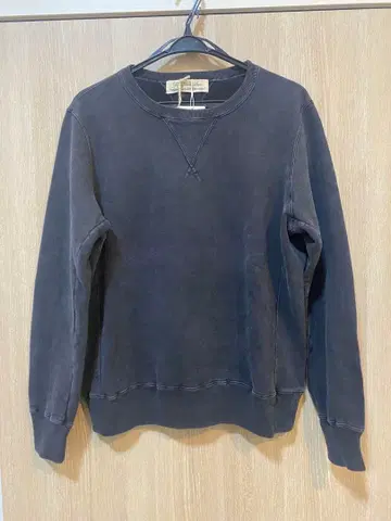 REMI RELIFE 흑먹색 맨투맨 L 사이즈