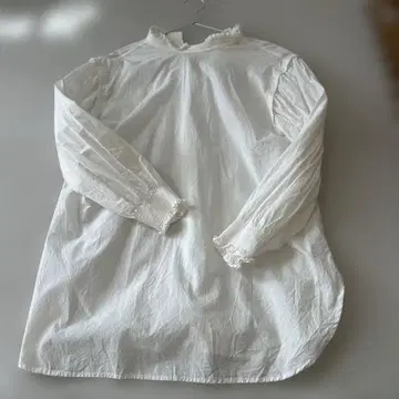 퓨어세신 스탠드 프릴 블라우스