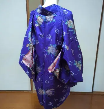 앤티크 명선 겉옷 광택감 있음 보라색