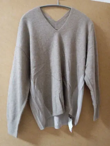 개럴개런트 베이지 V넥 스웨터 긴팔