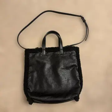 블랙 가죽 복슬복슬 숄더백