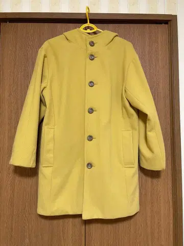 더블 클로젯 머스타드색 코트