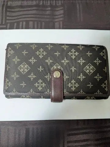 러셋 지퍼 달린 장지갑