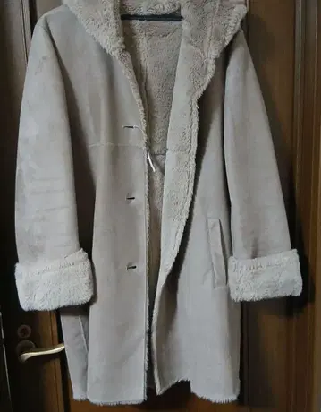 월드 베이지 무스탕풍 코트 프론트 버튼 포함