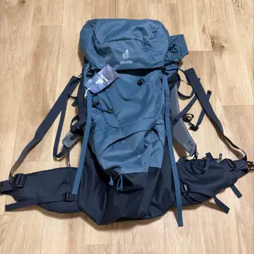 deuter 트레킹 라이트 65+10 백팩