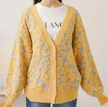 꽃무늬 니트 가디건 타베 미카코 씨 착용