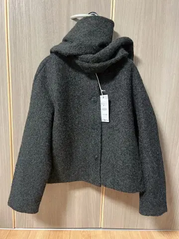 ZARA 부클 스카프 코트