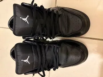 새상품급 Jordan 블랙 스니커즈 로우컷