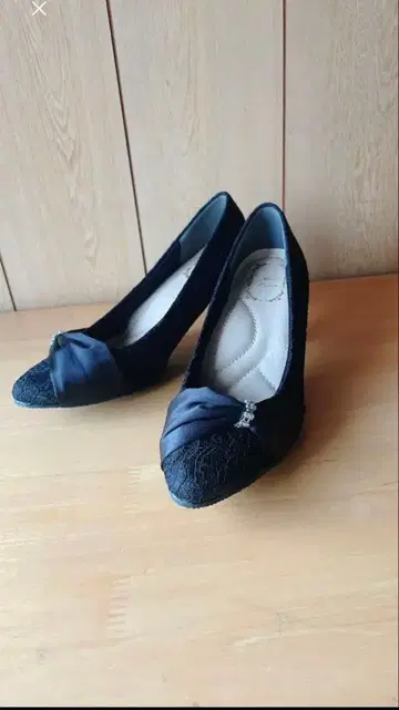 펌프스 블랙 레이스 결혼식 깔끔한