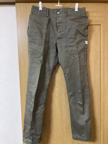 SASSAFRAS 치노 팬츠 M 사이즈 올리브 그린