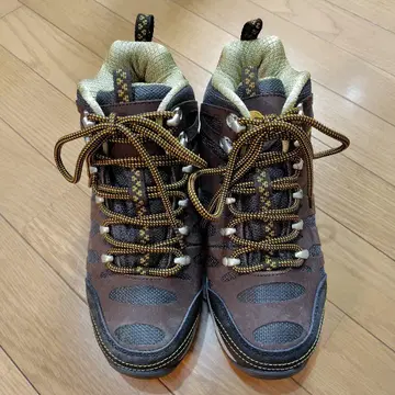 거의 새상품 트레킹 슈즈 25.5cm albatre