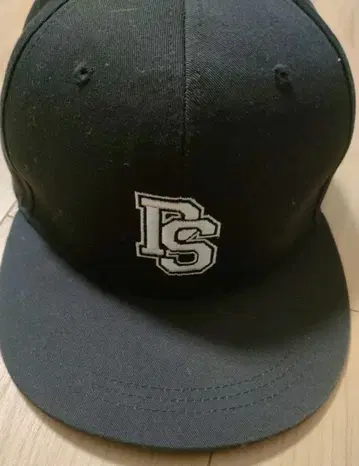 블랙 자수 로고 야구 모자