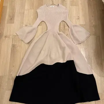 새상품급 오늘 한정 가격 FRAY I.D 니트 원피스