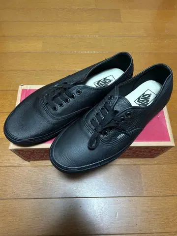 VANS AUTHENTIC Leather BLACK 28.0