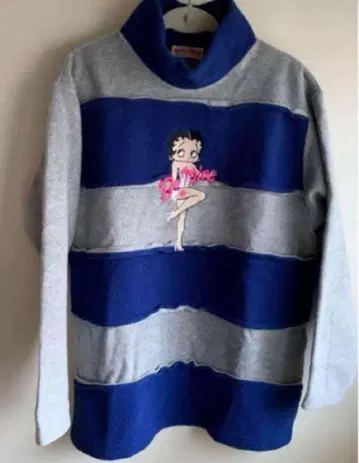 익명 배송 Betty boop 베티 부프 자수 하이넥 상의
