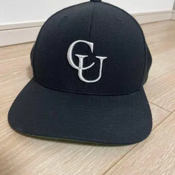 Cloveru CU 로고 자수 스냅백 캡 블랙