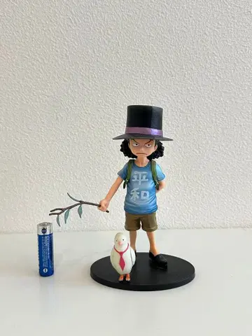 로브 루치 유년기 원피스 피규어