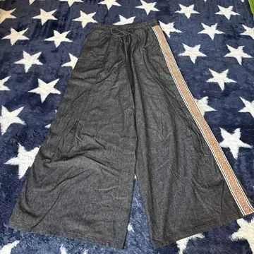 Lui's 블랙 데님 가우초 팬츠