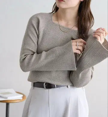 Discoat 리브 스퀘어 넥 풀오버