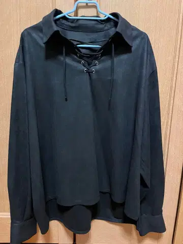 레이스업 디자인 셔츠