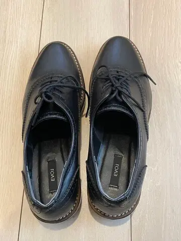 EVOJ 레이스업 슈즈