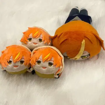 누워있는 모치마스 시노노메 아키토