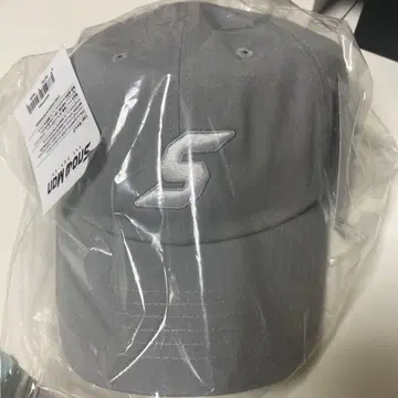 [ 미사용 새상품 ] SnowMan 1st POP UP 서울 그레이 캡