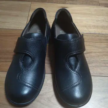 서포트 블랙 가죽 벨크로 스니커즈