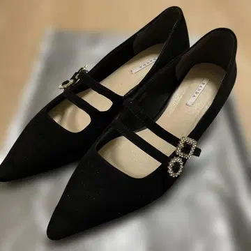 RANDA 블랙 스틸레토 펌프스