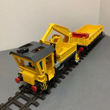 오래된 플레이모빌 선로 공사 자동차