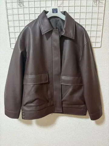 GU 브라운 합성 피혁 자켓