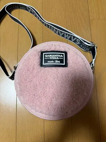 사만사 베가 스즈키 아이리 핑크 숄더백