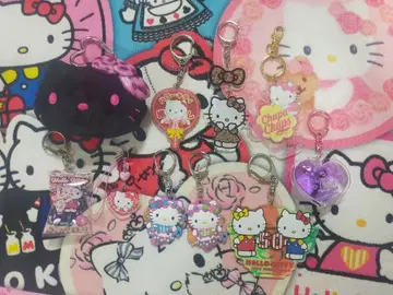 헬로키티 키링 & 코인 케이스 세트