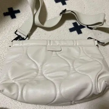 JEANASIS 화이트 가죽 숄더백