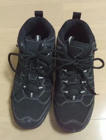 블랙 미드컷 트레킹 슈즈 25cm