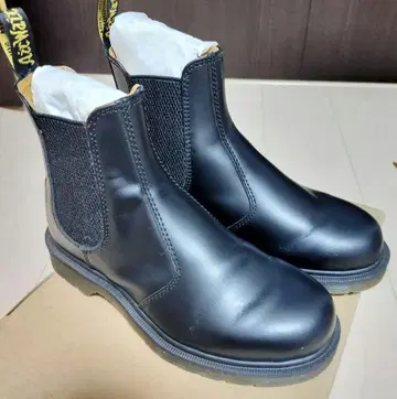 닥터마틴 사이드 고어 부츠 블랙