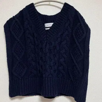 Mila Owen 케이블 니트 V넥 베스트 네이비