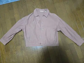 핑크 크롭 자켓 버튼 포함