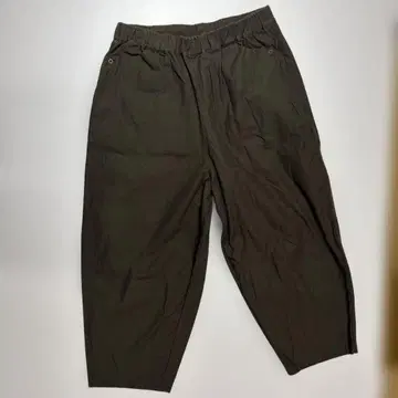 cloudnine 올리브 그린 M-L 사이즈 숏팬츠