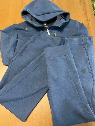 데상트 트레이닝복 상하의 세트