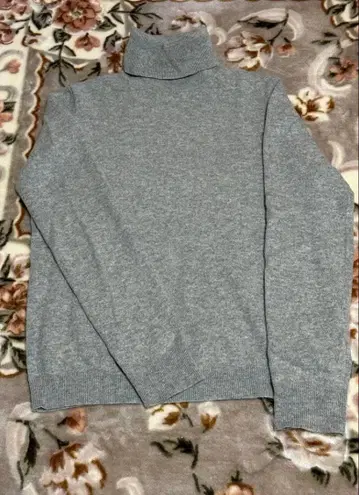 유니클로 캐시미어 터틀 스웨터 L