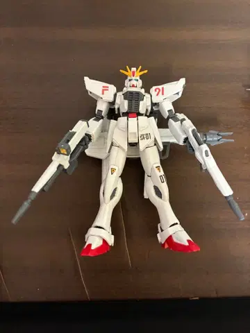 조립 완료 HG 1/144 건담 F91 이타르 1호기 & 2호기