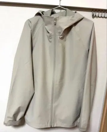 [새상품] 유니클로 UNIQLO 블록테크 후드티/3D 컷