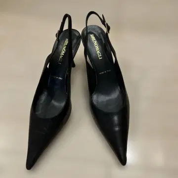 BRUNOMAGLI 블랙 슬링백 하이힐