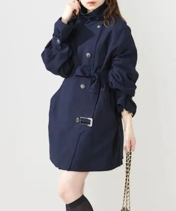 Chiko 미디엄 기장 트렌치코트 네이비