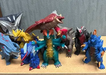 울트라맨 시리즈 괴수 피규어 세트 9체