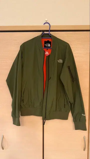 THE NORTH FACE MA-1 자켓 올리브 그린