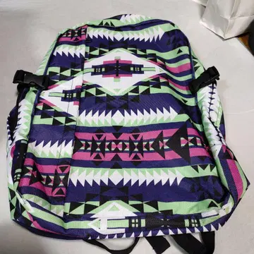 미사용 새상품 대용량 티티카카 기하학 패턴 럭색/백팩